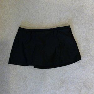 Skirted swim bottom